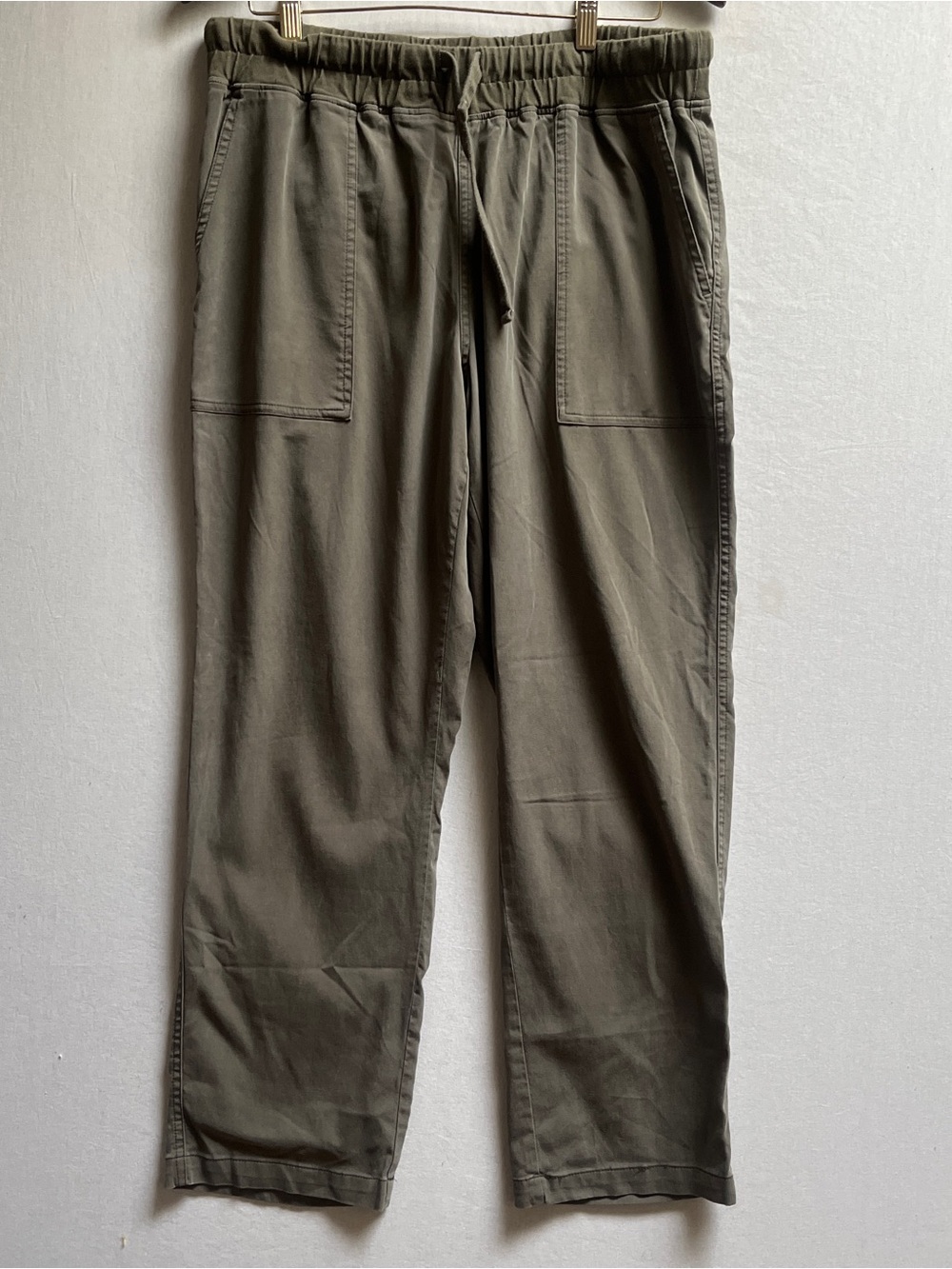 Men’s Olive Green Drawstring Casual Pants – Comfortable & Versatile